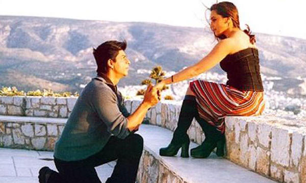 Shahrukh Khan romances Kajol in Egypt! Movie: Chalte Chalte